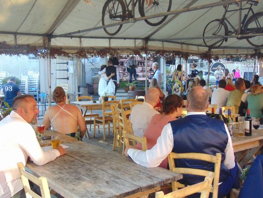 Bandstand wedding at De Koffie Pot